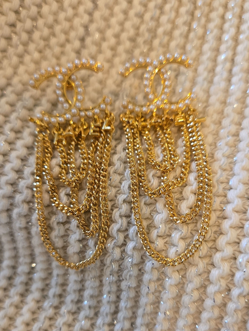 CC Boutique Gold Pearl-Trim Chain Drop Earrings. Exquisite & Rare